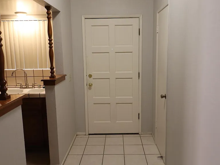 160 W Portland Ave — Photo 3