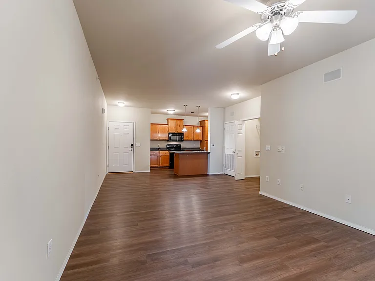 Coryell Courts Apartments — Photo 58