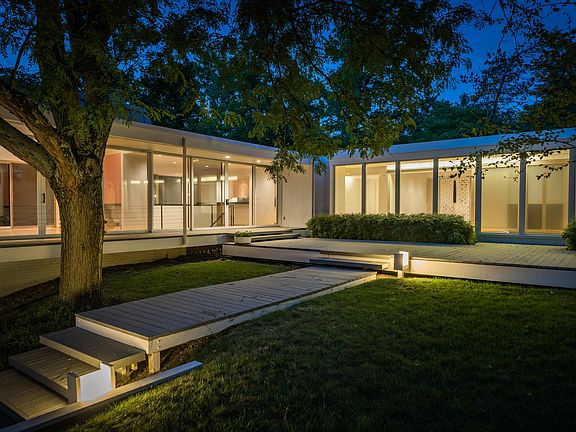 4th image of 2645 Fairfax Dr