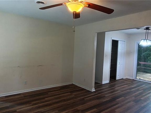 2nd image of 103 Rockbridge Rd