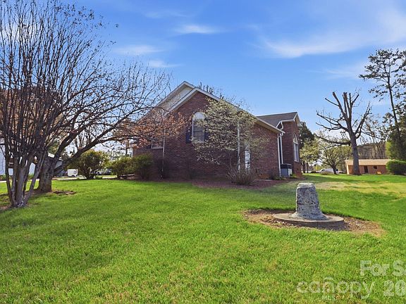 4th image of 105 Stevens Rd