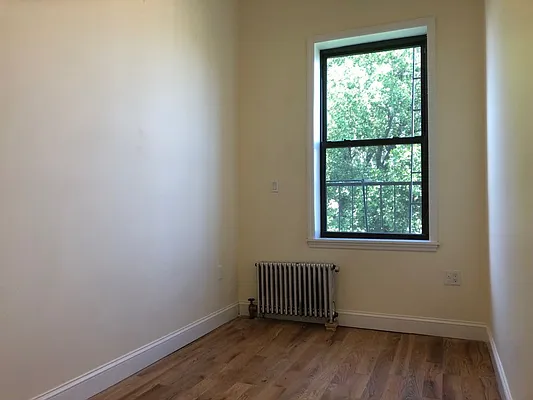 Rented by Premier Metro Realty Corp | media 5