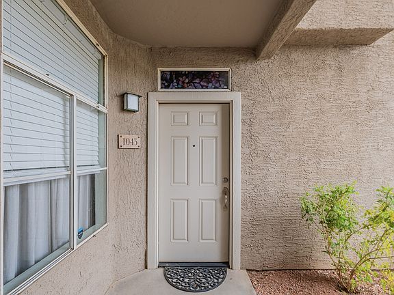 3rd image of 3830 E Lakewood Pkwy E #E1043