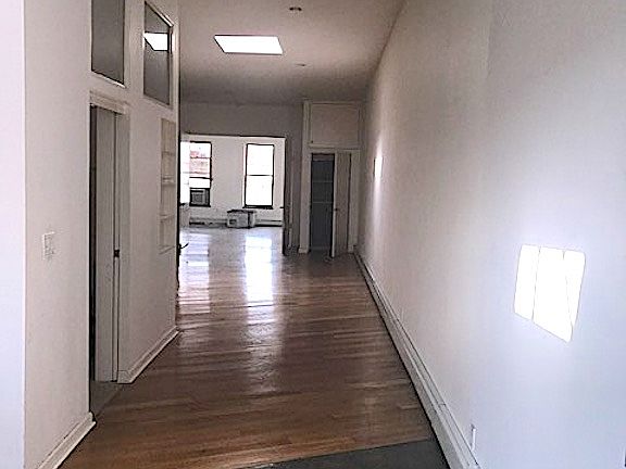 4th image of 647 Myrtle Ave APT 4