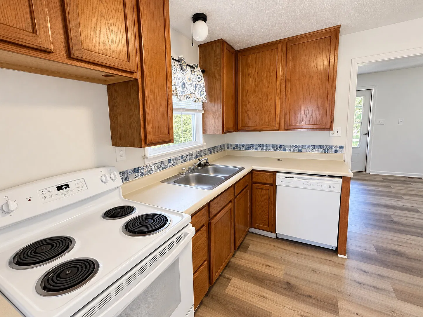 3222 W Minnesota St — Photo 4