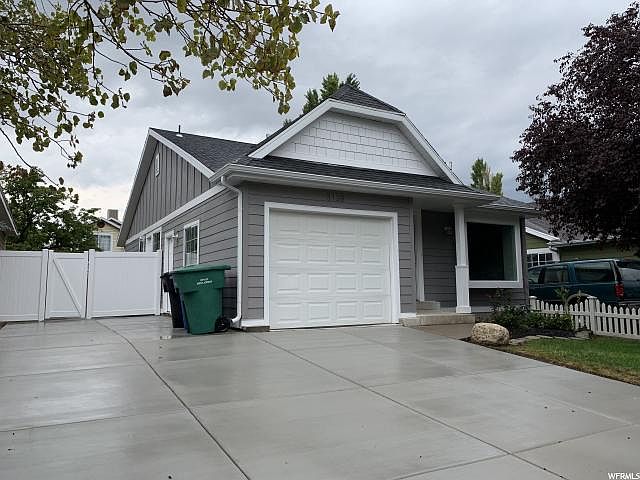 1st image of 3128 W Green Acre Dr