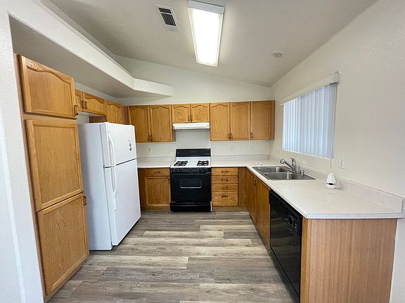 3rd image of 899 Coral Cottage Dr