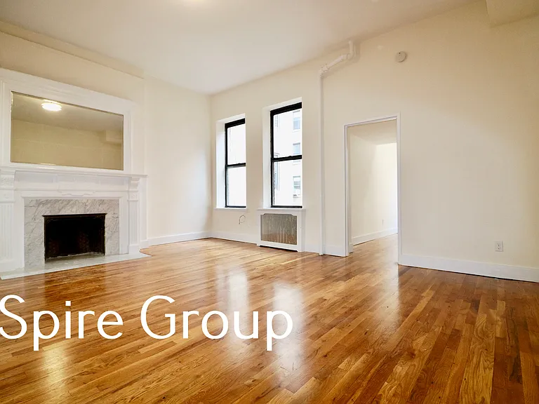 159 W 75th St #2R — Photo 3