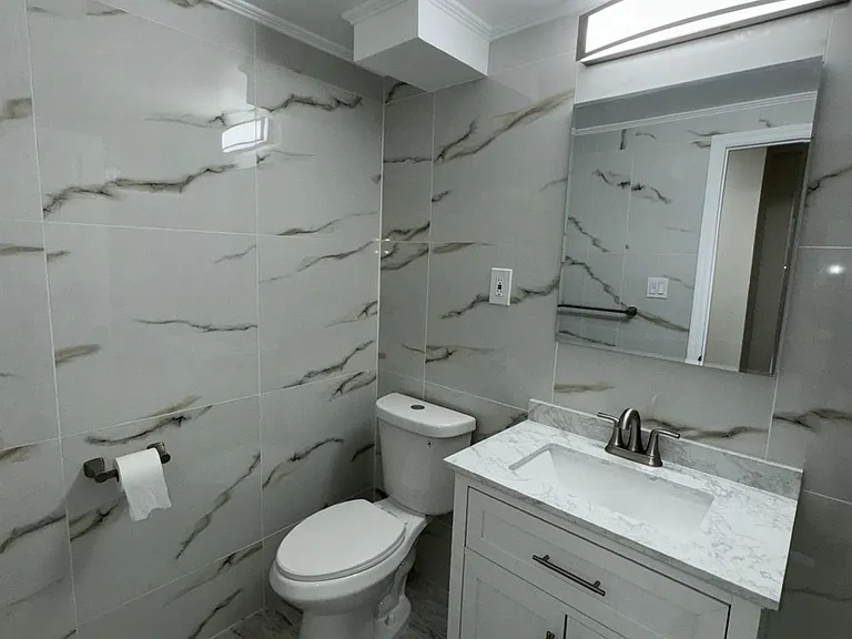 15 Stewart Pl #3D — Photo 17