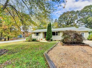 821 Lake Ct SE, Smyrna, GA 30082
