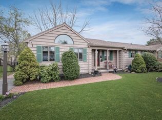 9 Crestline Cir, Danvers, MA 01923
