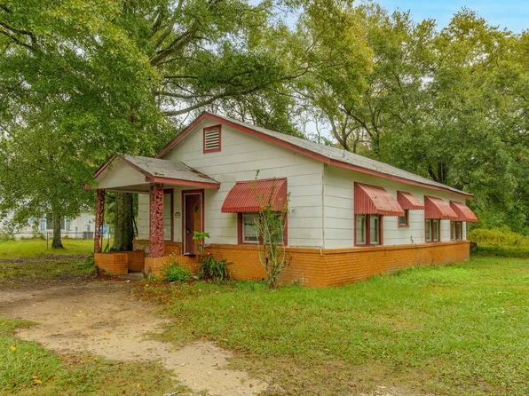 4406 Richard St, Moss Point, MS 39563