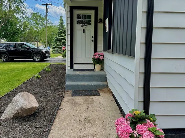 2349 Ellery Ave, Waterford, MI 48327
