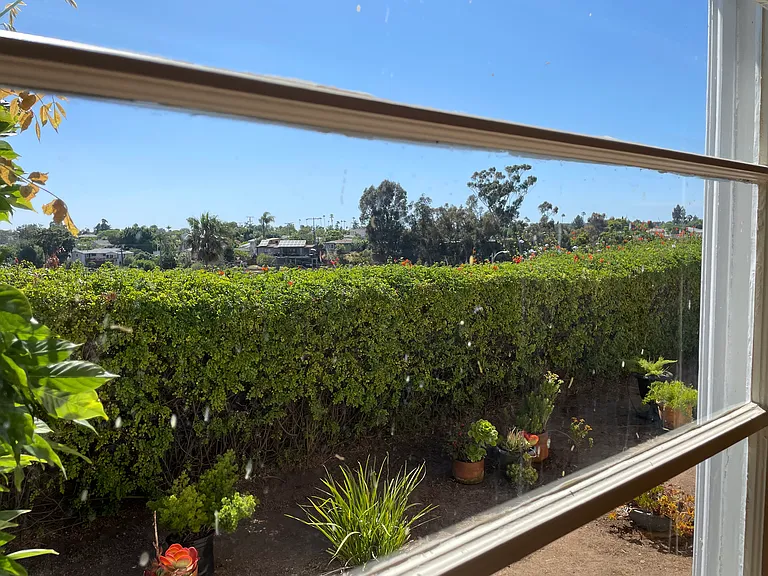 Aragon Dr — Photo 8
