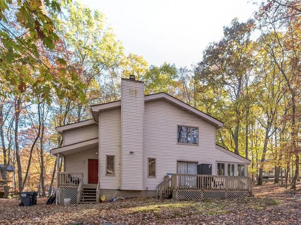 1319 Burnside Ter, East Stroudsburg, PA 18301