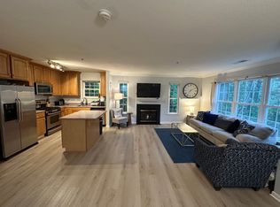 12888 Fair Briar Ln, Fairfax, VA 22033