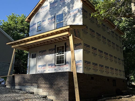 3rd image of 1640 Evans Rd