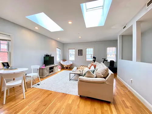 77 F St #3 Photo 1