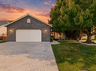 705 S 87th Ave, Yakima, WA 98908