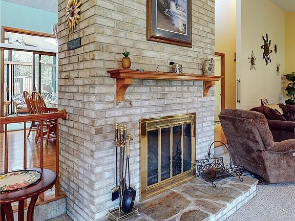 5th image of 1623 Hawthorn St
