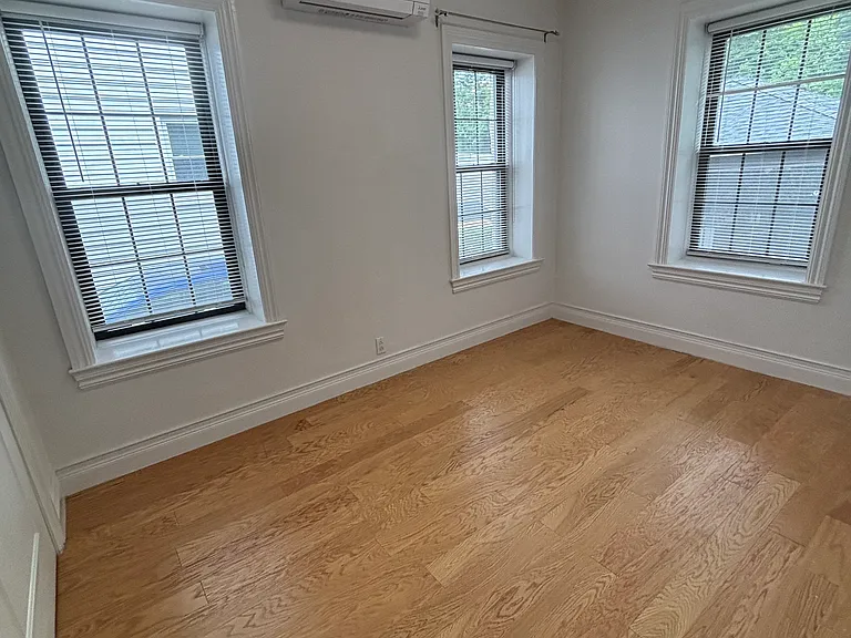 76 Lake Ave — Photo 10