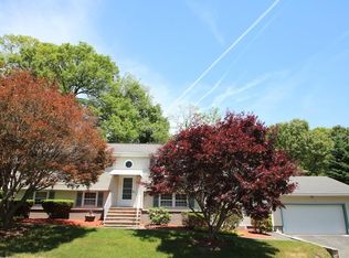 30 Grandview Ave, Saugus, MA 01906