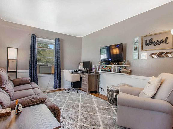 2nd image of 485 Homestead Ave