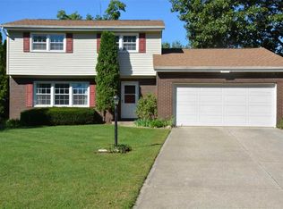 52723 Sporn Dr, South Bend, IN