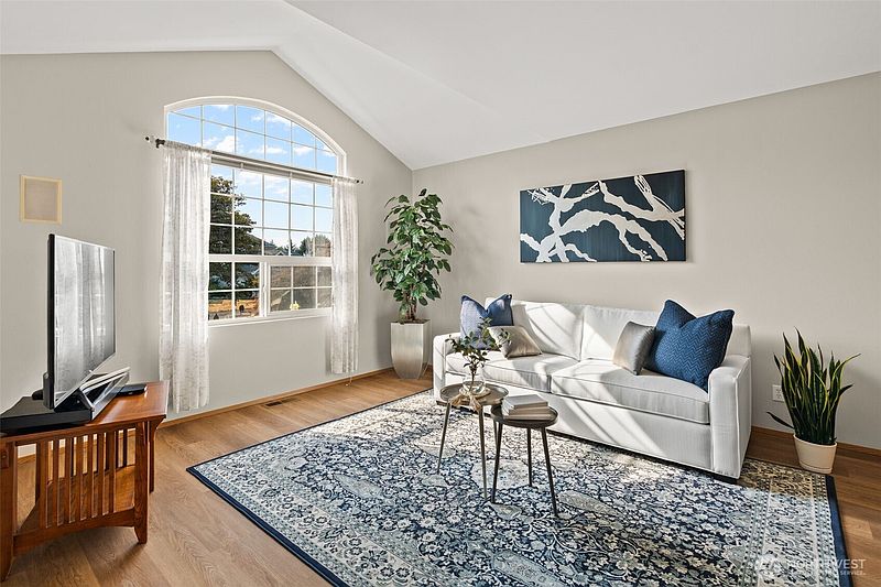 4th image of 13730 Connor Loop NW