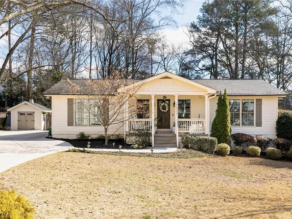 2631 Brown Cir SE, Smyrna, GA 30080