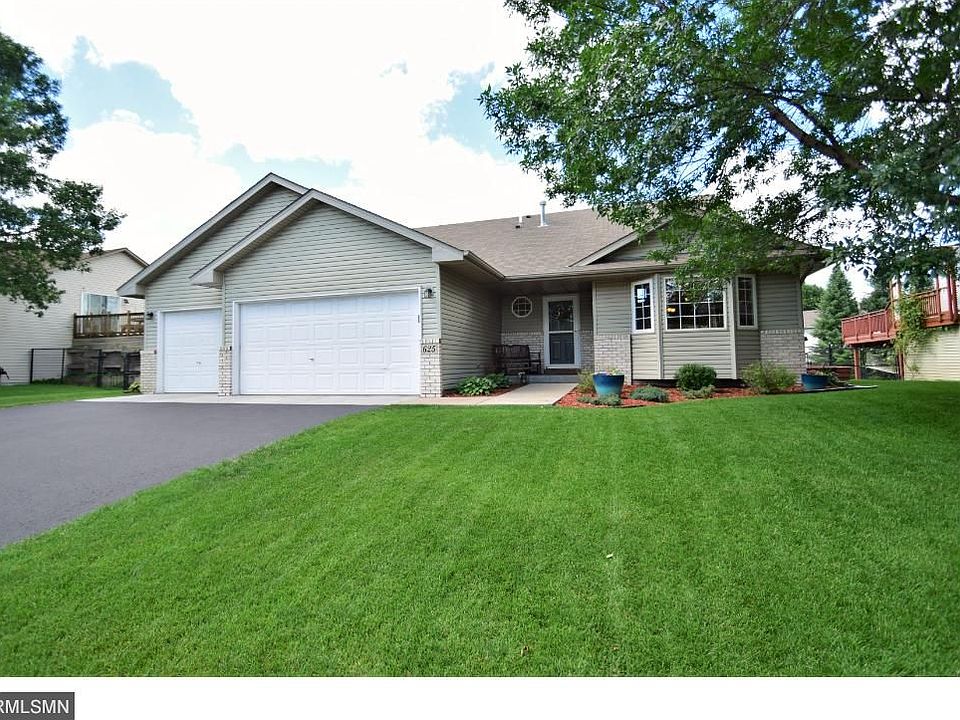 1st image of 625 99th Ln NE