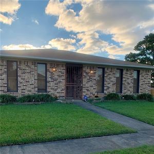 7080 E Renaissance Ct, New Orleans, LA, 70128