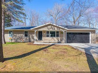 3175 Birch Rd, Suamico, WI 54173