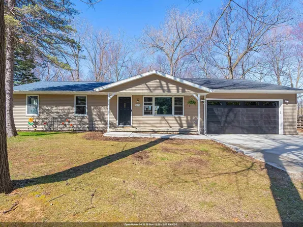 3175 Birch Rd, Suamico, WI 54173
