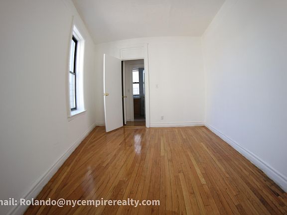 4th image of 2419 Davidson Ave #C6