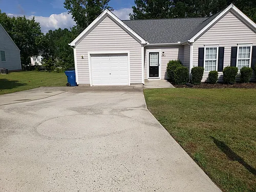 410 Sapphire Dr Photo 1