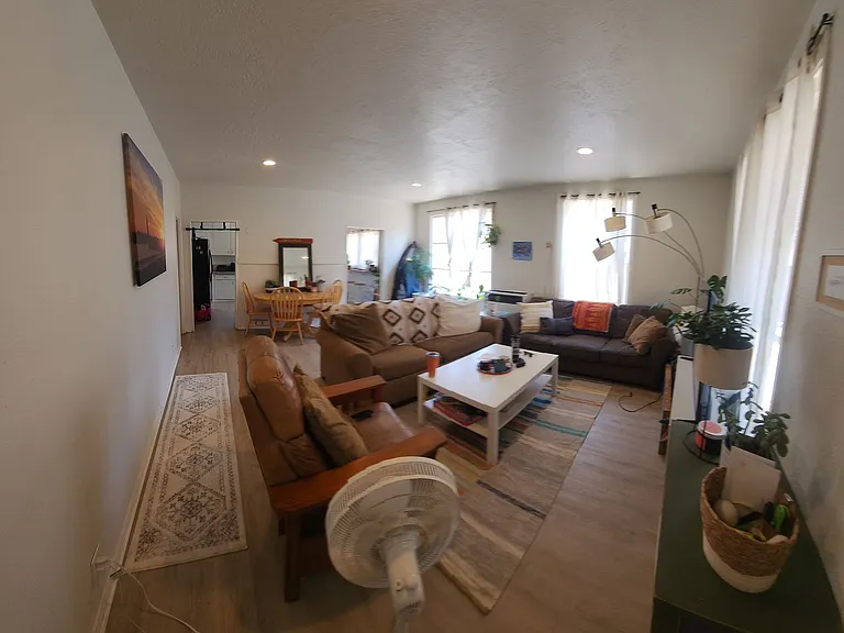 550-554 556 Foothill Blvd — Photo 34