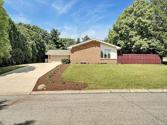 3rd image of 4205 Victoria Dr