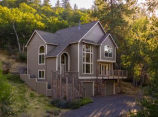 6818 Coopers Hawk Rd, Klamath Falls, OR 97601