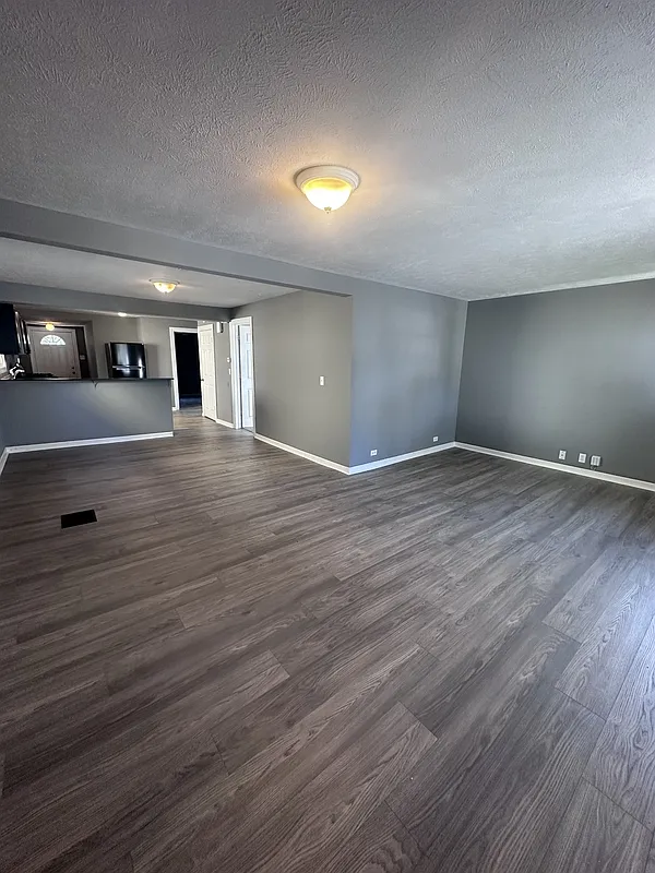 8005 Neville Ave photo 1