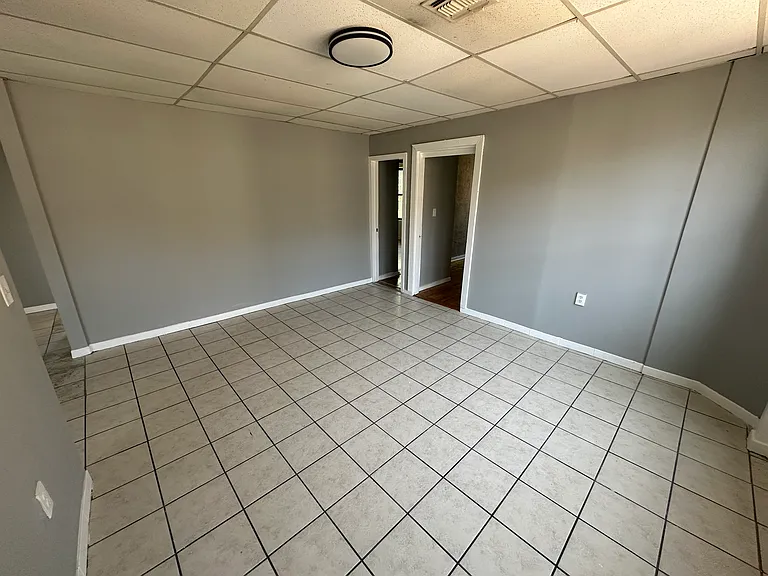 7 Roosevelt Ter #B1 — Photo 2