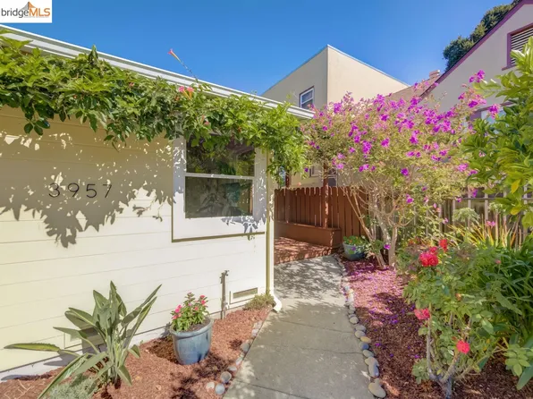 3957 Lyman Rd, Oakland, CA 94602