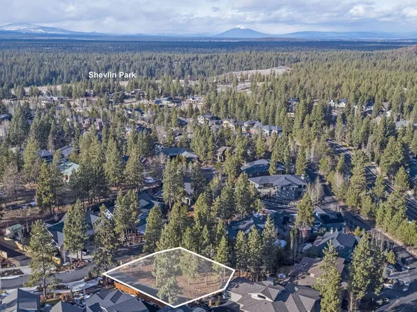 62702 Mount Thielsen Dr, Bend, OR 97703