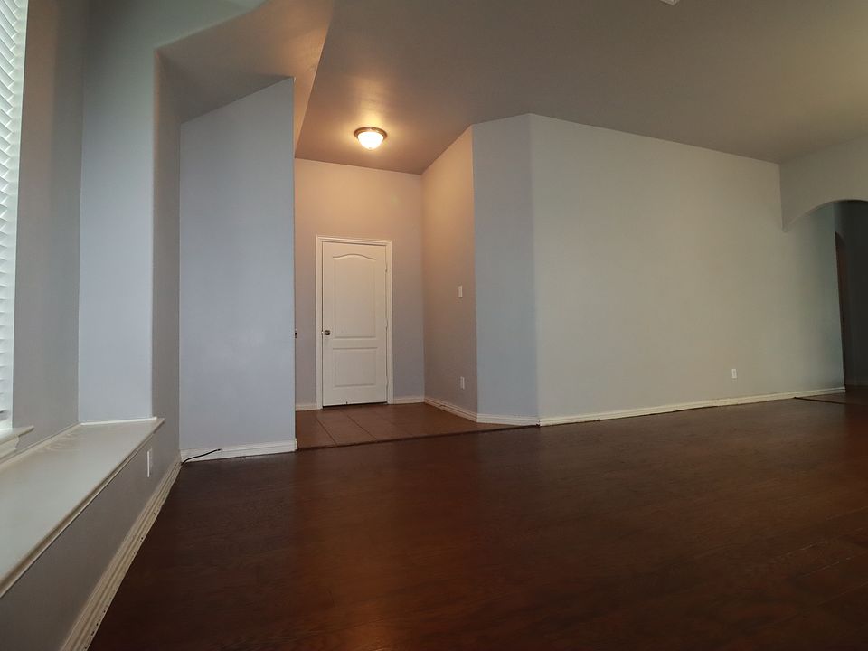 1st image of 205 Cedar Creek Dr