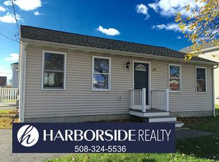 35 Buttonwood St, Bristol, RI 02809