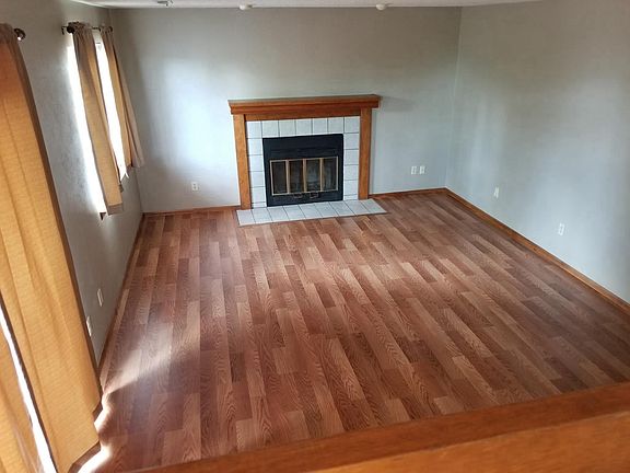 family room w/ new wood floors
