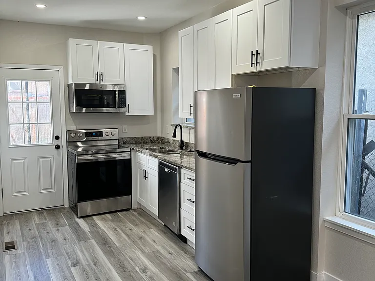 4430 Columbine St — Photo 10