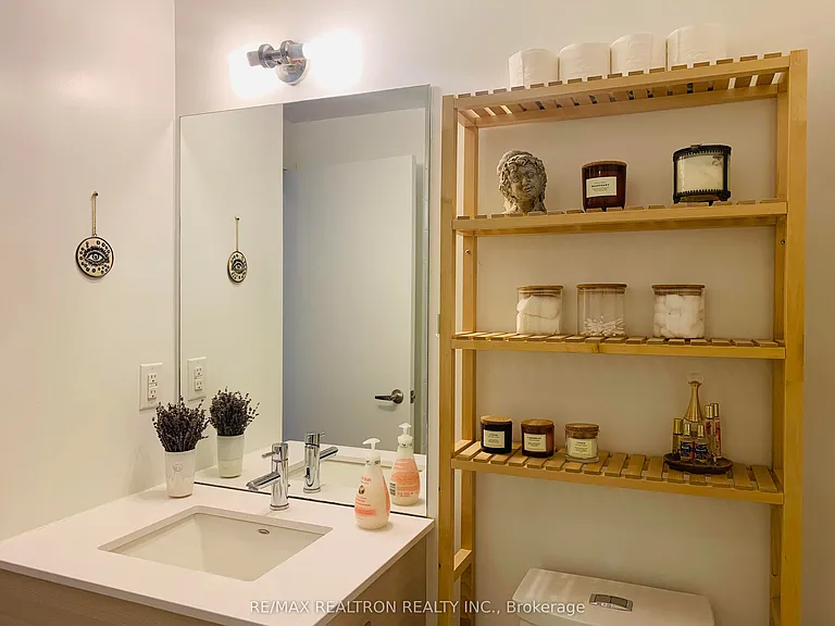 210 Simcoe St #2110 — Photo 12