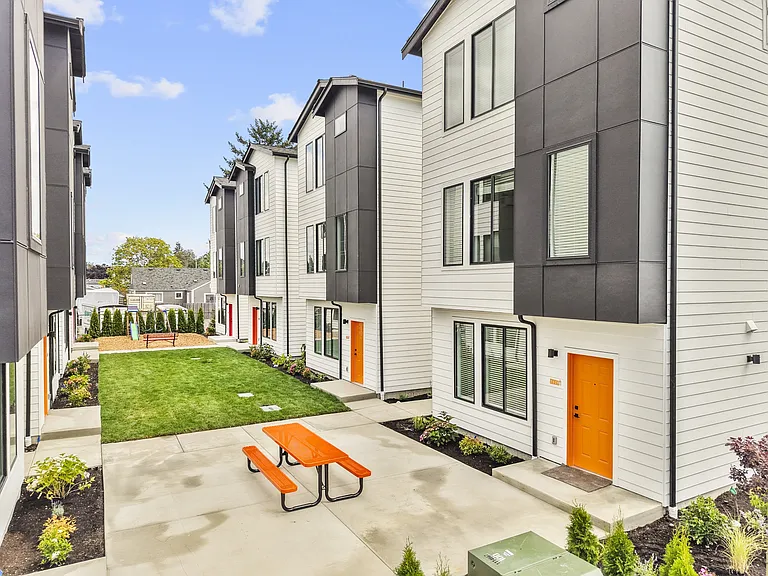 7519 Grange St W — Photo 3