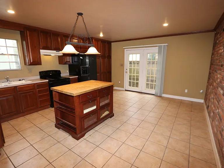 575 S Goodlett St — Photo 5